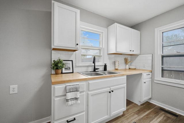 5125 E Elm St, Wichita, KS 67208