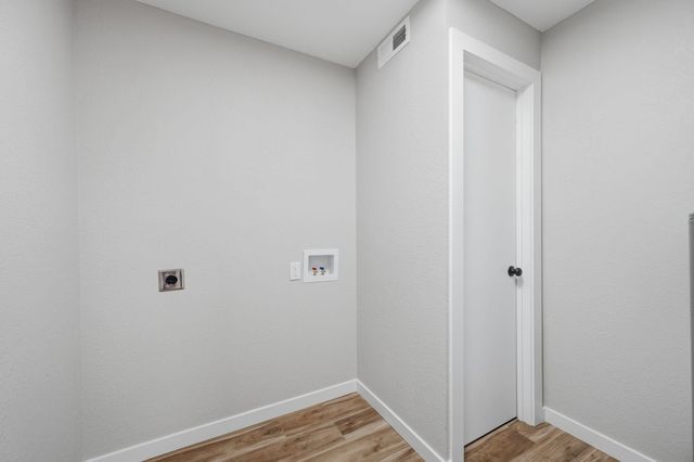 5125 E Elm St, Wichita, KS 67208