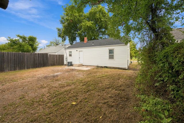 5125 E Elm St, Wichita, KS 67208