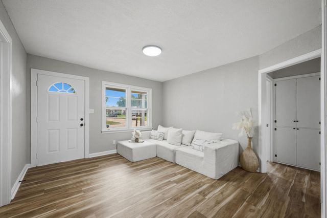 5125 E Elm St, Wichita, KS 67208