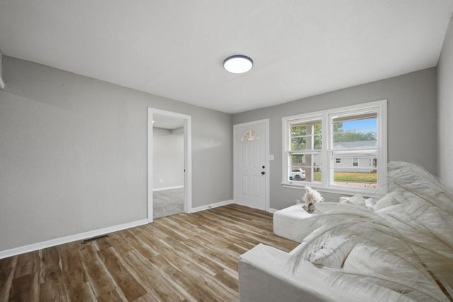 5125 E Elm St, Wichita, KS 67208
