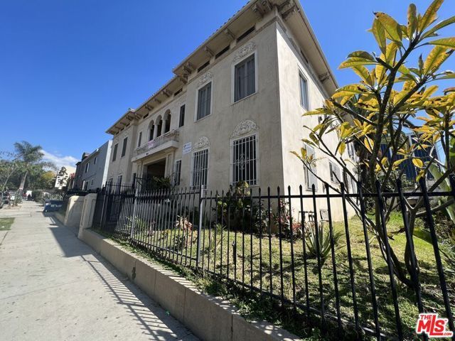 946 S Burlington Avenue 212, Los Angeles, CA 90006