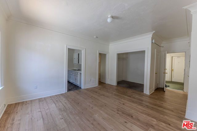 946 S Burlington Avenue 212, Los Angeles, CA 90006