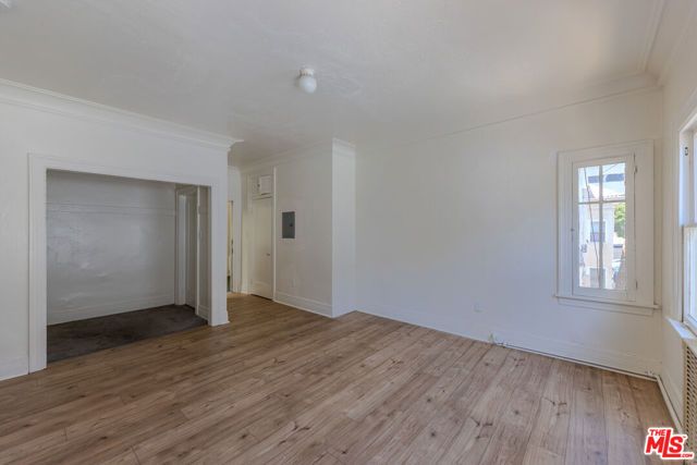 946 S Burlington Avenue 212, Los Angeles, CA 90006
