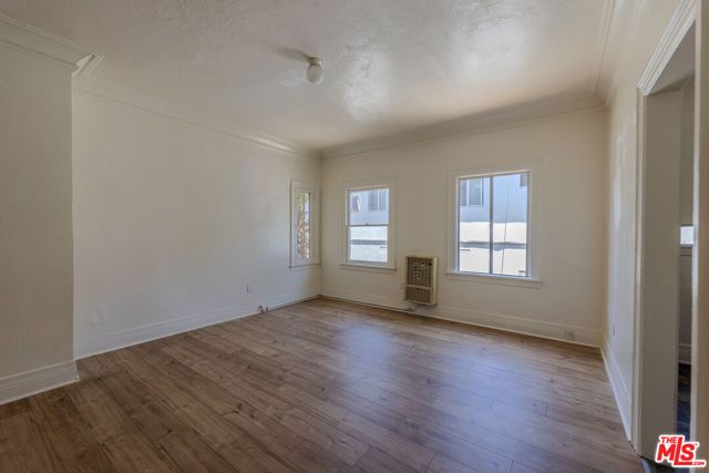 946 S Burlington Avenue 212, Los Angeles, CA 90006