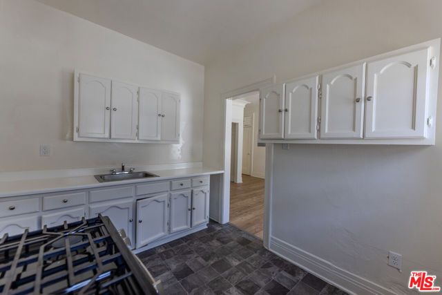 946 S Burlington Avenue 212, Los Angeles, CA 90006