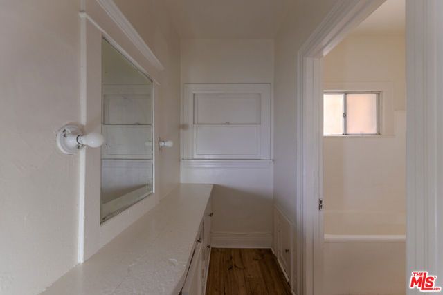 946 S Burlington Avenue 212, Los Angeles, CA 90006