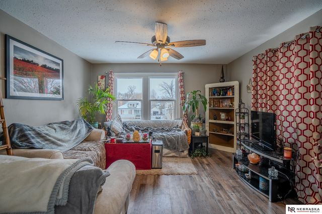 425-427 W Military Avenue, Fremont, NE 68025