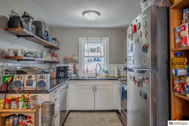 425-427 W Military Avenue, Fremont, NE 68025