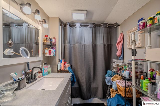 425-427 W Military Avenue, Fremont, NE 68025