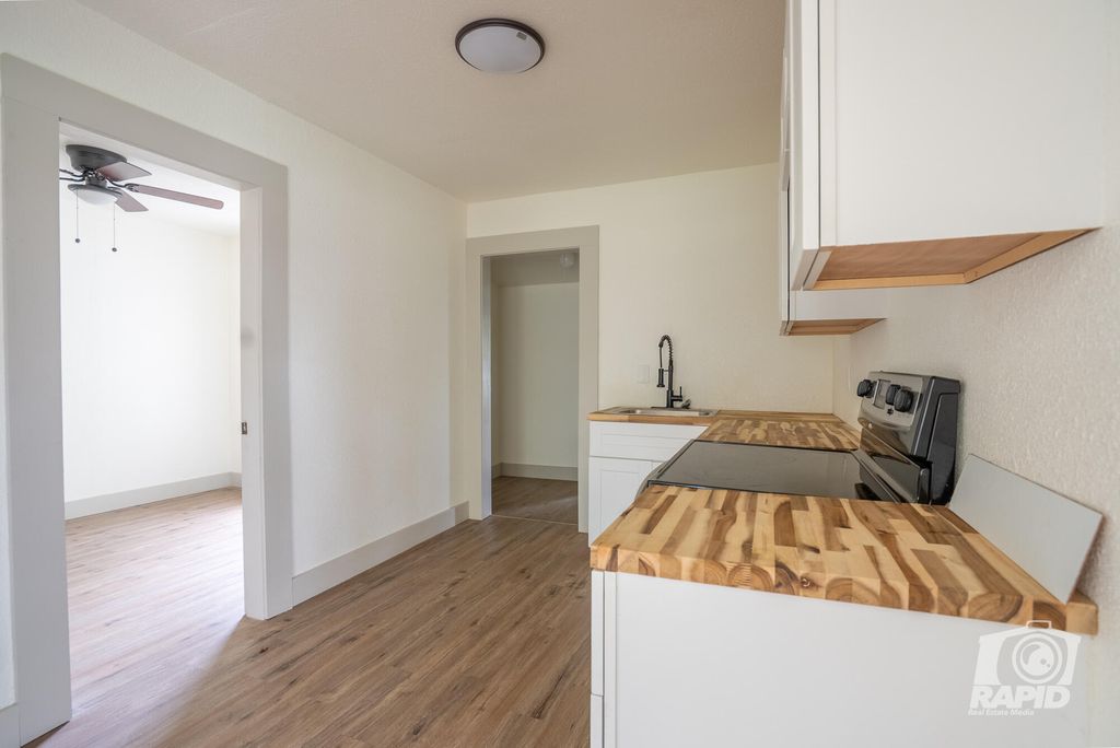 Image 11 of property listing at 410 W 40th Street, San Angelo, TX 76903