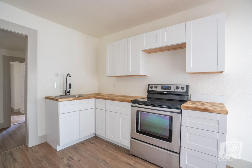 Image 12 of property listing at 410 W 40th Street, San Angelo, TX 76903