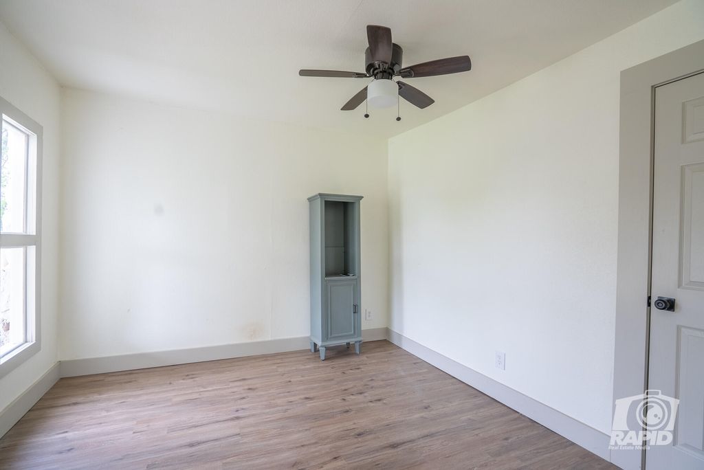 Image 15 of property listing at 410 W 40th Street, San Angelo, TX 76903