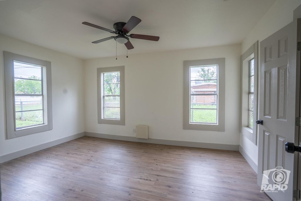 Image 26 of property listing at 410 W 40th Street, San Angelo, TX 76903