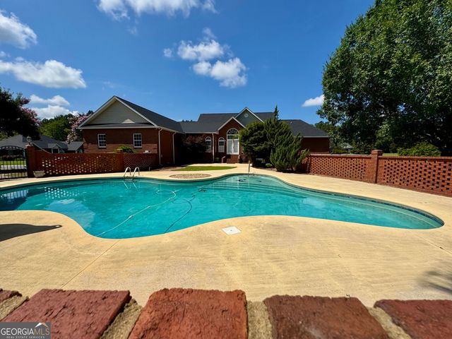 550 Masters Circle, Dublin, GA 31021