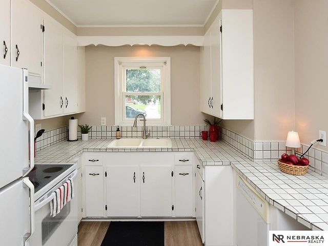 2731 Sharon Drive, Omaha, NE 68112