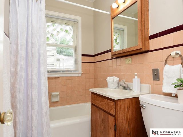 2731 Sharon Drive, Omaha, NE 68112