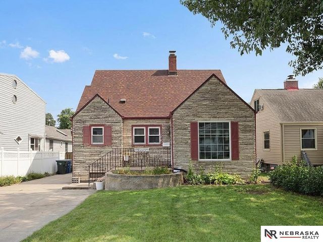 2731 Sharon Drive, Omaha, NE 68112