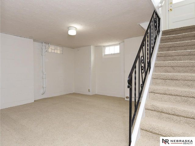 2731 Sharon Drive, Omaha, NE 68112
