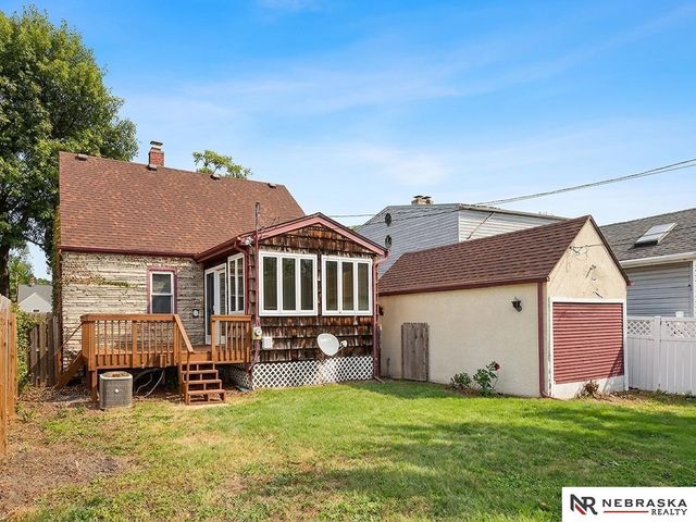 2731 Sharon Drive, Omaha, NE 68112