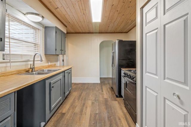 401 E 27th Street, Muncie, IN 47302