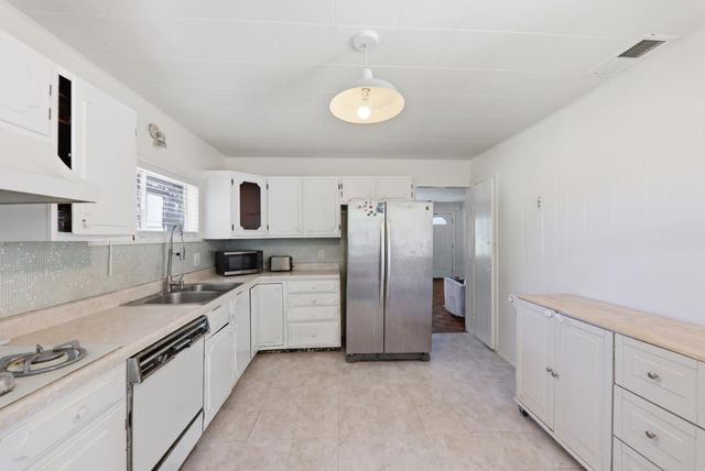 2032 Lyon Avenue, Belmont, CA 94002