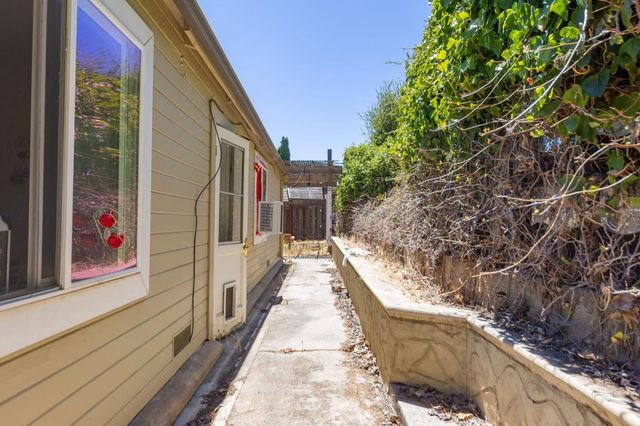 2032 Lyon Avenue, Belmont, CA 94002