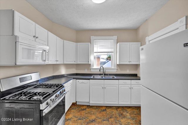 1802 Deerwood Ave B, Louisville, KY 40205