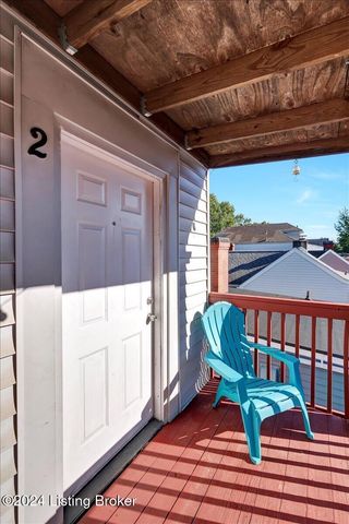 1802 Deerwood Ave B, Louisville, KY 40205