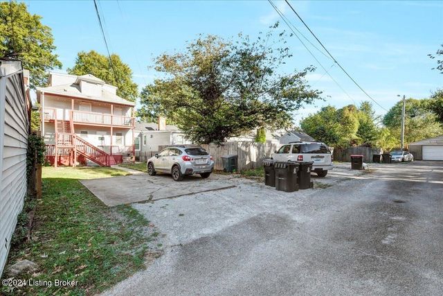 1802 Deerwood Ave B, Louisville, KY 40205