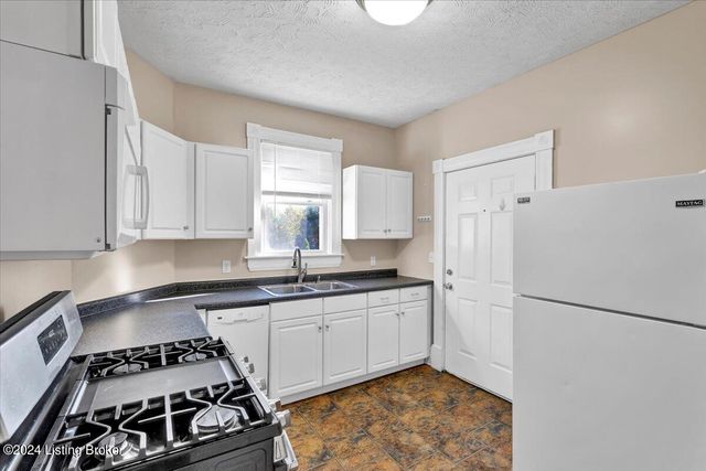 1802 Deerwood Ave B, Louisville, KY 40205