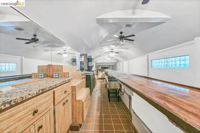 6041 San Pablo Ave, Oakland, CA 94608