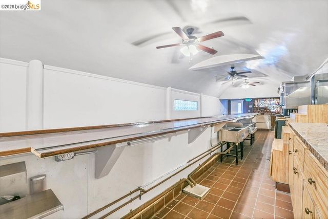 6041 San Pablo Ave, Oakland, CA 94608