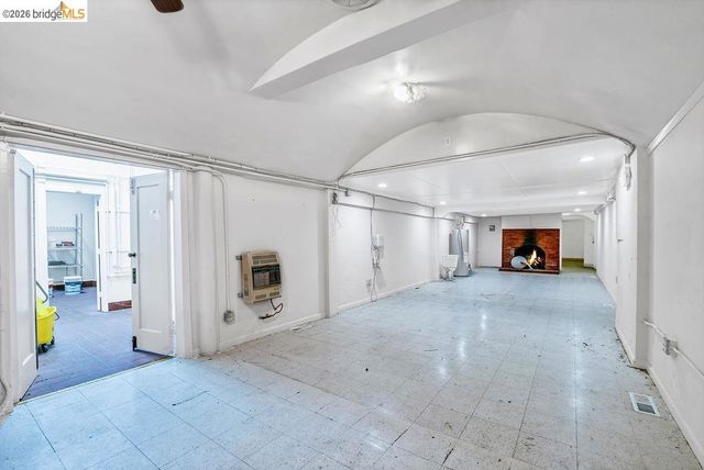 6041 San Pablo Ave, Oakland, CA 94608