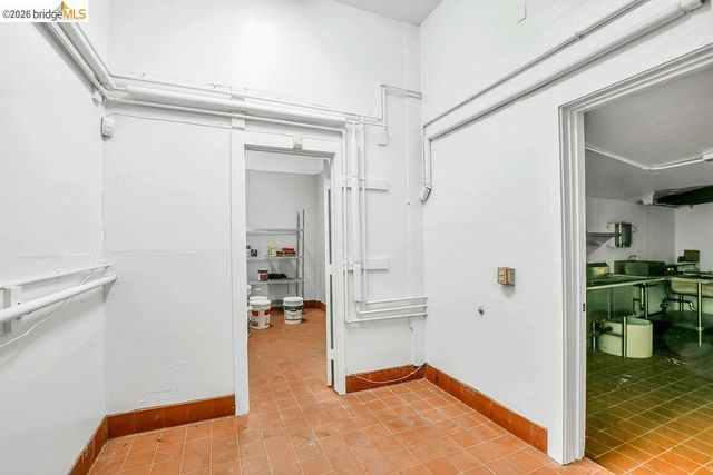 6041 San Pablo Ave, Oakland, CA 94608