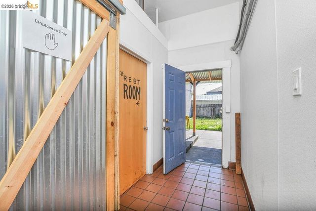 6041 San Pablo Ave, Oakland, CA 94608