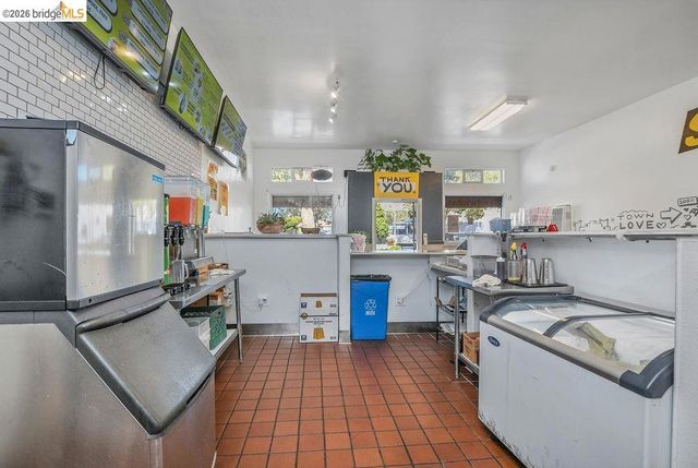 6041 San Pablo Ave, Oakland, CA 94608