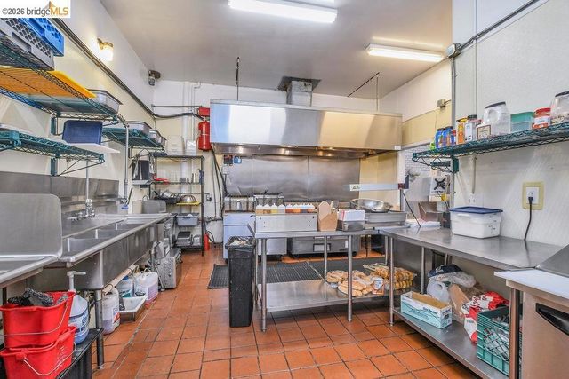 6041 San Pablo Ave, Oakland, CA 94608