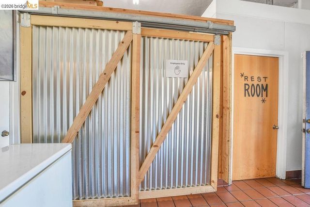 6041 San Pablo Ave, Oakland, CA 94608