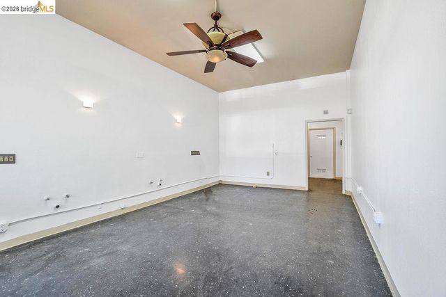 6041 San Pablo Ave, Oakland, CA 94608