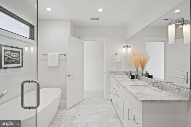 3722 S ST NW, Washington, DC 20007
