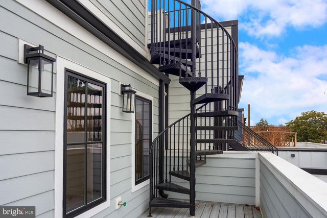 3722 S ST NW, Washington, DC 20007