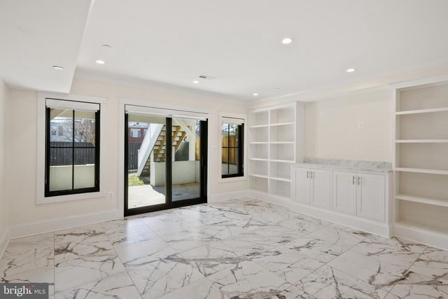 3722 S ST NW, Washington, DC 20007
