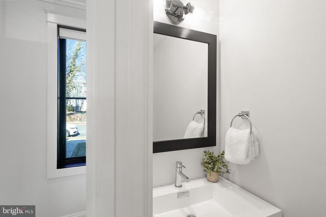 3722 S ST NW, Washington, DC 20007