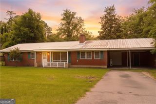 695 Lanes Bridge Road, Jesup, GA 31545