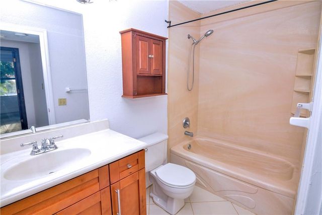 2313 N CONGRESS Avenue 12, Boynton Beach, FL 33426