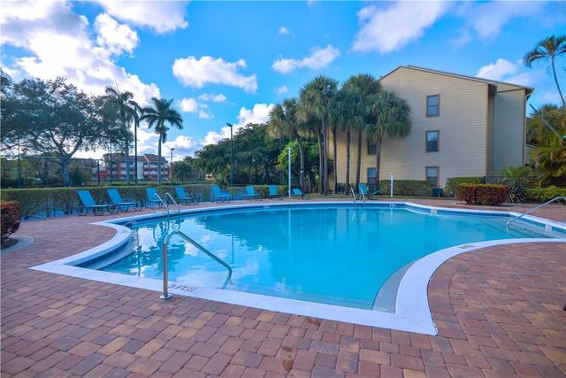 2313 N CONGRESS Avenue 12, Boynton Beach, FL 33426