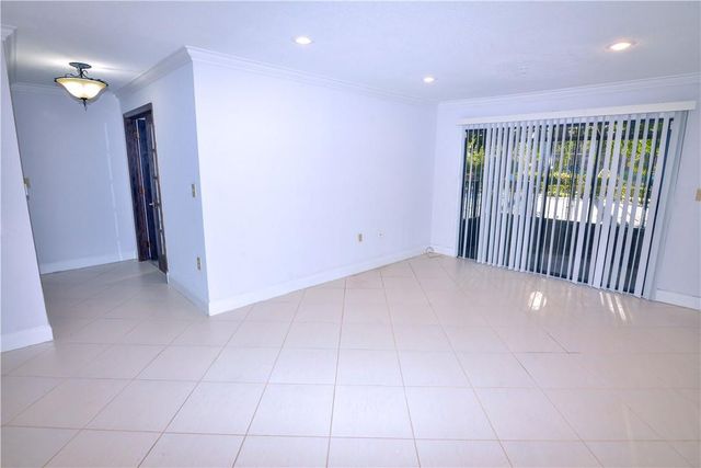 2313 N CONGRESS Avenue 12, Boynton Beach, FL 33426