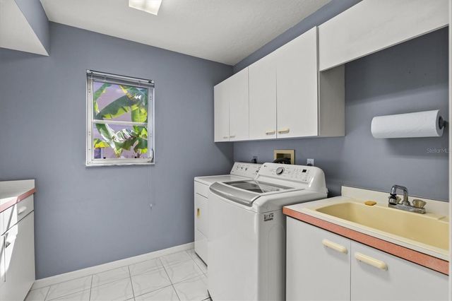 905 BECKLEY DRIVE, Venice, FL 34292