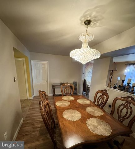 118 W COLLINS CT, Blackwood, NJ 08012
